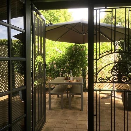 Wine And Roses Bed And Breakfast Adelaide Exteriör bild